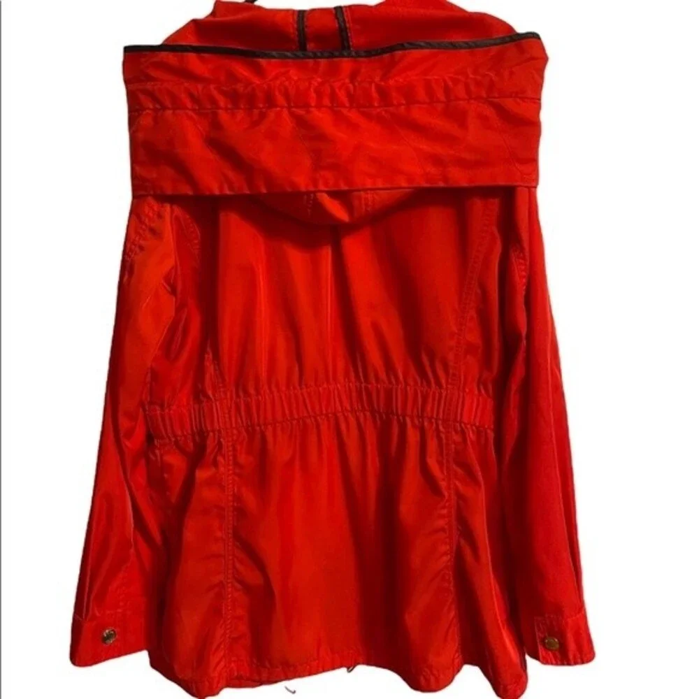 Michael Kors Hooded Raincoat. Gold Zippers. Multiple Pockets. Size Medium